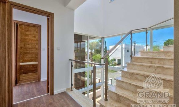 550 m2 - 3830 - photo-14