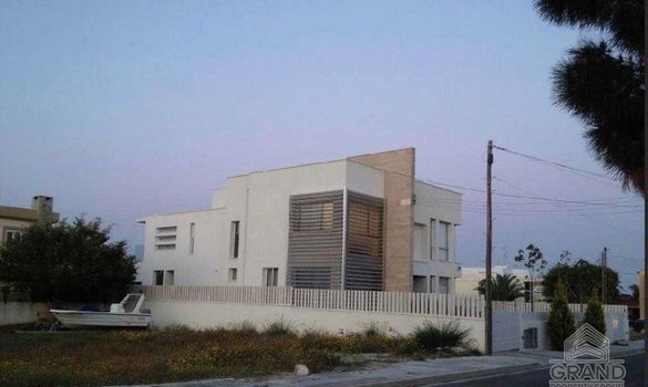 370 m2 - 4502 - photo-2