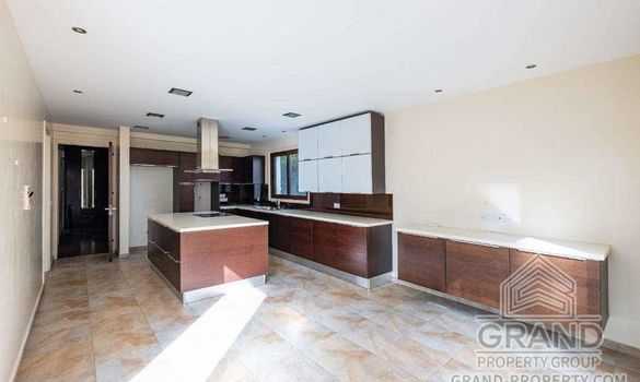 270 m2 - 4900 - photo-8