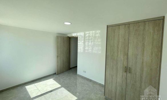 100 m2 - 7590 - photo-3