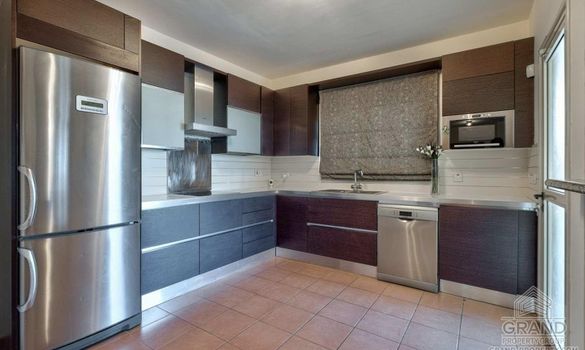 300 m2 - 7591 - photo-7