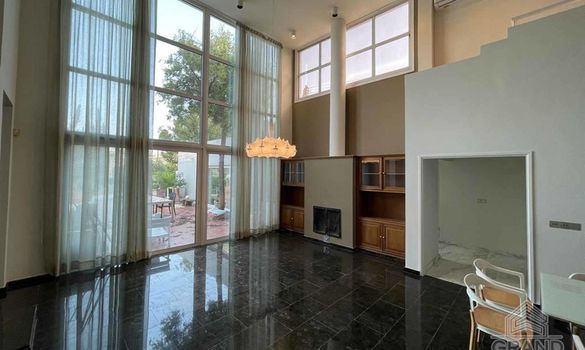 380 m2 - 7742 - photo-1