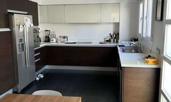 300 m2 - 7850 - photo-6
