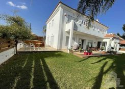 380 m2 - 7941 - photo-3