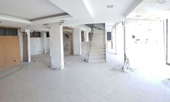 330 m2 - 8025 - photo-4