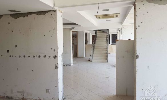 330 m2 - 8025 - photo-5