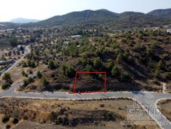 Plot - G7584 - photo-1