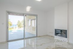 Seafront villa - G7620 - photo-3
