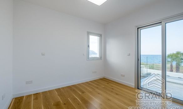 Seafront villa - G7620 - photo-15