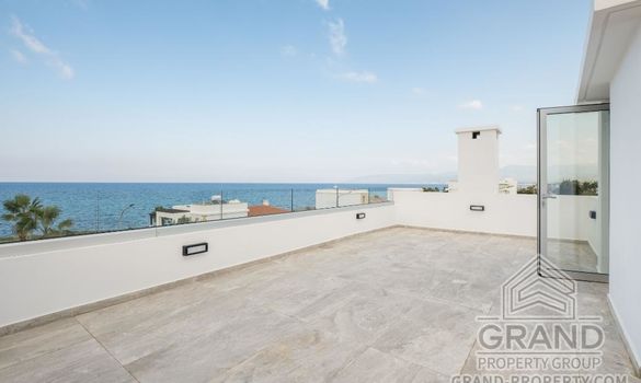 Seafront villa - G7620 - photo-17