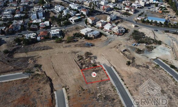 Plot - G7746 - photo-1