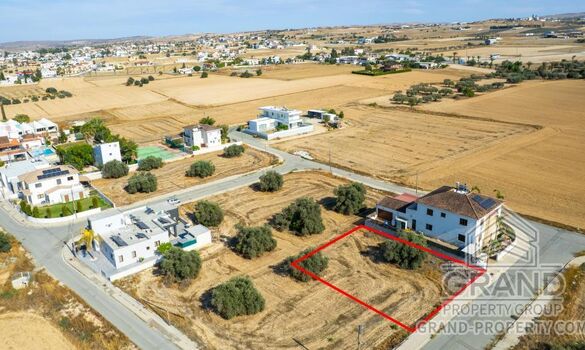 Plot - G9572 - photo-3